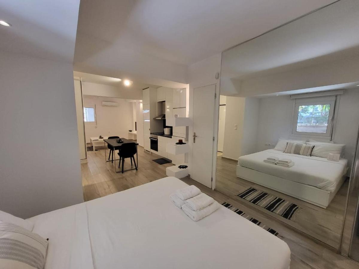 Apartment Near The Center Of Glyfada Atenas Exterior foto